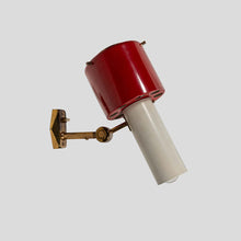 Load image into Gallery viewer, 1950s red and white Stilnovo design wall light