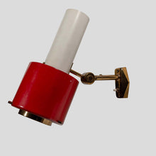 Load image into Gallery viewer, 1950s red and white Stilnovo design wall light