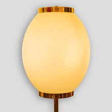 Load image into Gallery viewer, Pair of 1980s floor lamps brass and glass Italian design