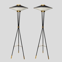 Load image into Gallery viewer, Stilnovo space ship shaped designed floor lamp