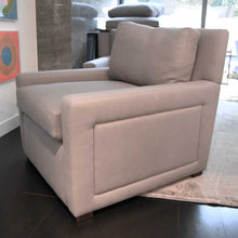 Load image into Gallery viewer, Vintage English design armchairs