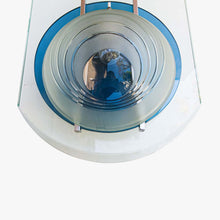Load image into Gallery viewer, A pair of wall lights attributed to Fontana Arte