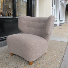 Load image into Gallery viewer, Pair of 1950s Mid-Century Modern Cocktail Lounge Armchairs, Finland
