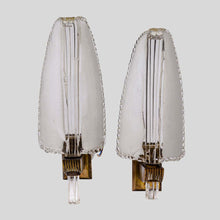 Load image into Gallery viewer, Pair of feather shaped wall lights by Tomaso Buzzi for Venini