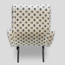 Load image into Gallery viewer, Pair of midcentury Italian armchairs