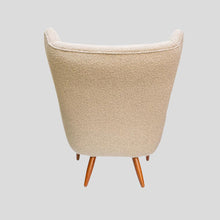 Load image into Gallery viewer, Vintage Svend Skipper Model 91 Easy Chair