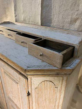 Load image into Gallery viewer, C1810 Swedish Gustavian buffet