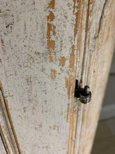 Load image into Gallery viewer, C1810 Swedish Gustavian buffet