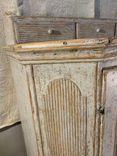 Load image into Gallery viewer, C1810 Swedish Gustavian buffet