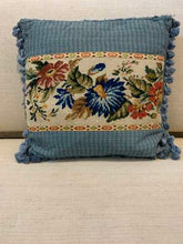 Load image into Gallery viewer, Vintage cushions
