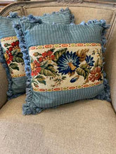 Load image into Gallery viewer, Vintage cushions