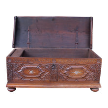 Load image into Gallery viewer, Early 18th Century Large Marriage Oak Trunk With a Vaulted Lid and Carvings, German