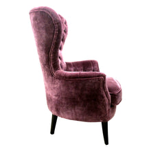Load image into Gallery viewer, English 1980s Large Single Wingback Chair with Capitoné Backrest