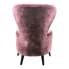Load image into Gallery viewer, English 1980s Large Single Wingback Chair with Capitoné Backrest