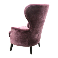 Load image into Gallery viewer, English 1980s Large Single Wingback Chair with Capitoné Backrest