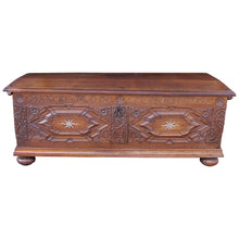 Load image into Gallery viewer, Early 18th Century Large Marriage Oak Trunk With a Vaulted Lid and Carvings, German