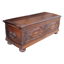 Load image into Gallery viewer, Early 18th Century Large Marriage Oak Trunk With a Vaulted Lid and Carvings, German