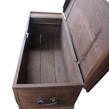 Load image into Gallery viewer, Early 18th Century Large Marriage Oak Trunk With a Vaulted Lid and Carvings, German