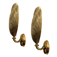 Load image into Gallery viewer, 1970s French Pair of Bronze Gold Gilded Mussell Wall Lights by Maison Jansen