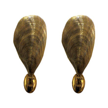 Load image into Gallery viewer, 1970s French Pair of Bronze Gold Gilded Mussell Wall Lights by Maison Jansen