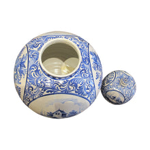 Load image into Gallery viewer, Pair of late 19th Century Delft vases, Dutch