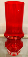 Load image into Gallery viewer, 1960s Finnish Riihimaki Red Vase by Tamara Aladin