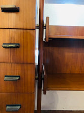 Load image into Gallery viewer, 1960s Italian Teak Wall Unit by Vittorio Dassi for Dassi