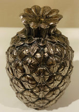 Load image into Gallery viewer, 1970s Mauro Manetti Pineapple Salt & Pepper Shakers
