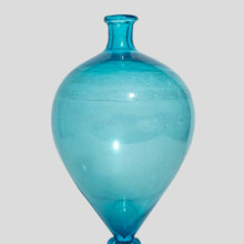 Load image into Gallery viewer, 1920s aquamarine Veronese vase by Vittorio Zecchin for Venini
