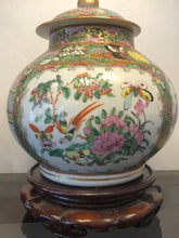 Load image into Gallery viewer, 19th century Famille Verte Chinese canton ware ginger jars and lids
