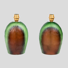 Load image into Gallery viewer, Pair of Murano mink green submerso Battuto table lamps
