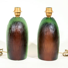 Load image into Gallery viewer, Pair of Murano mink green submerso Battuto table lamps
