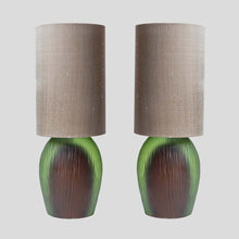 Load image into Gallery viewer, Pair of Murano mink green submerso Battuto table lamps
