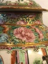 Load image into Gallery viewer, 19th century Famille Verte Chinese canton ware ginger jars and lids
