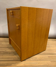 Load image into Gallery viewer, 1950s Stag Furniture Oak &#39;Savanna Range&#39; Bedside Table
