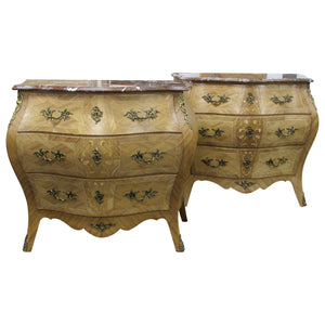 Pair of Walnut Serpentine Bombe chests of Drawers/Commodes, Swedish
