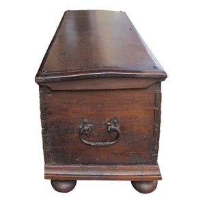 Early 18th Century Large Marriage Oak Trunk With a Vaulted Lid and Carvings, German