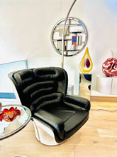 Load image into Gallery viewer, 1960s Italian &#39;Elda&#39; Joe Columbo Swivel Lounge Chair
